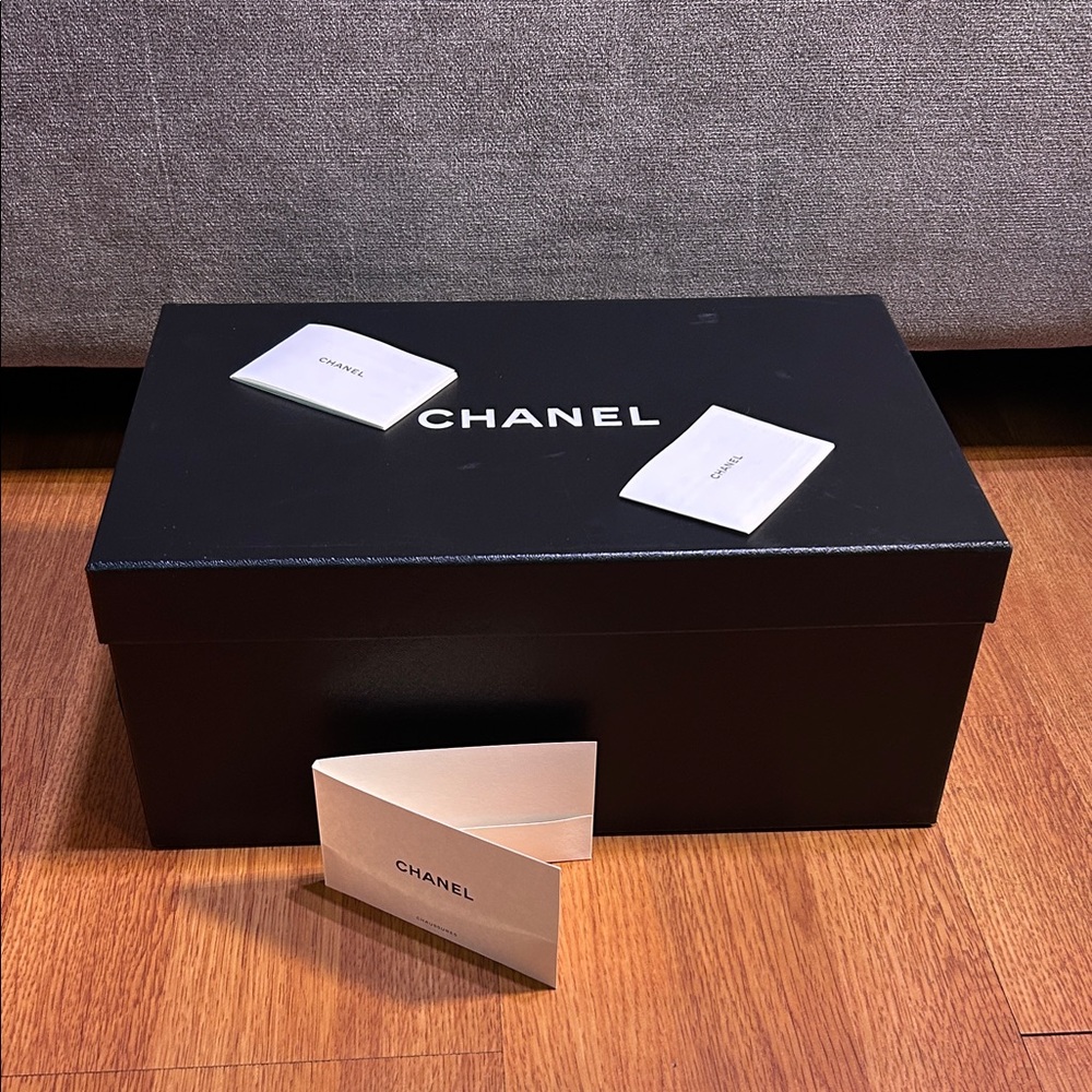 CHANEL Black Box